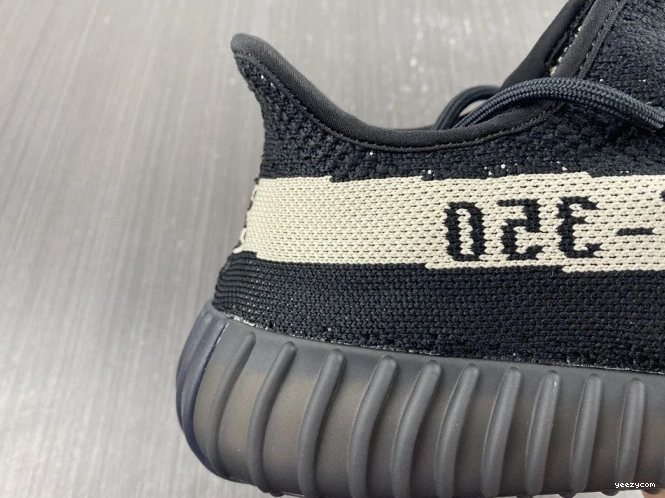 Yeezy White Core Adidas Boost BY1604 Black V2 350 1022